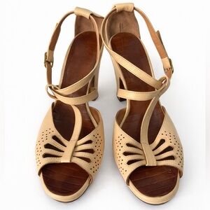 Chie Mihara Tan Leather T-Strap Peep Toe Block Heel Sandals 8-8.5 Made in Spain